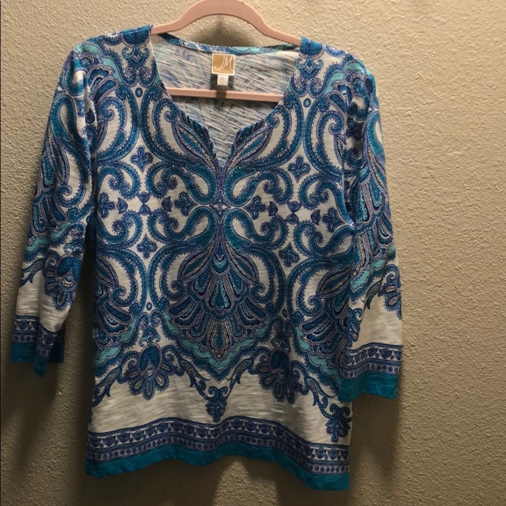 Sea blues and white 3/4 length sleeve top